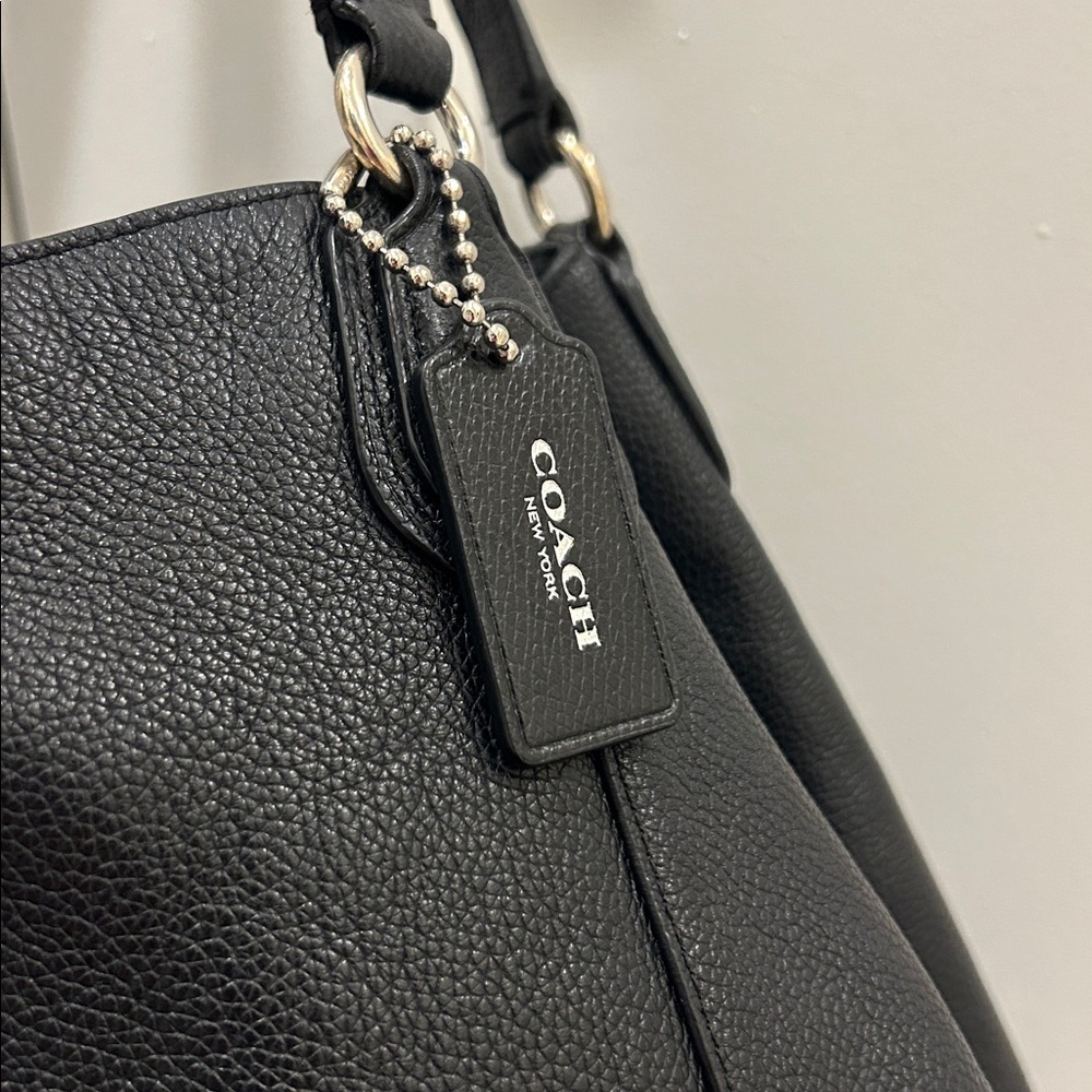 Coach Edie Shoulder Bag 31 in Pebbled Leather - Picture 7 of 17